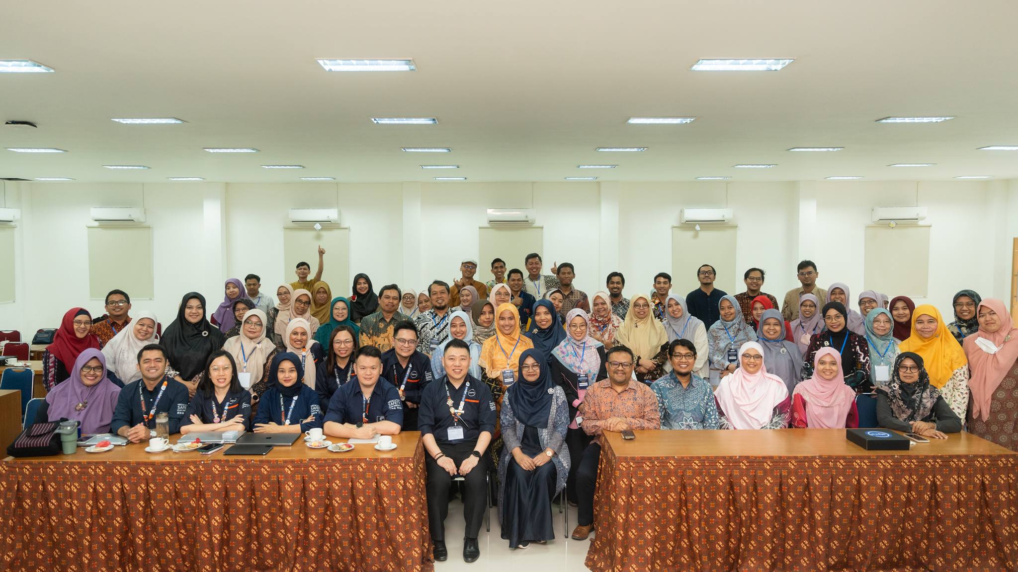 Memorandum of Understanding (MoU) with 21 local universities led by Asosisasi Perguruan Tinggi Farmasi Muhammadiyah Aisyiyah (APTFMA)