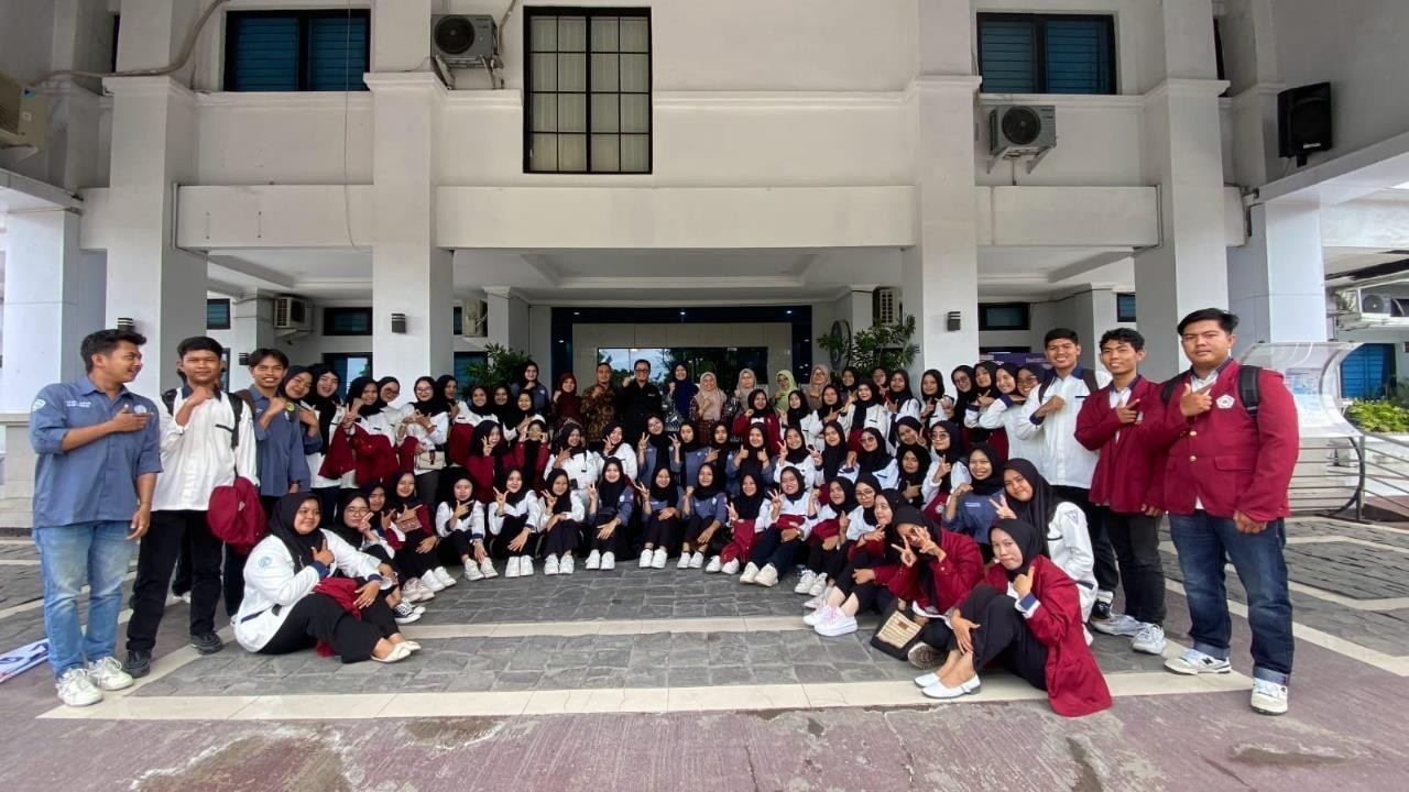 Kunjungan ke Balai Besar Pengawas Obat dan Makanan (BBPOM) di Padang oleh Mahasiswa Farmasi Universitas Muhammadiyah Sumatera Barat