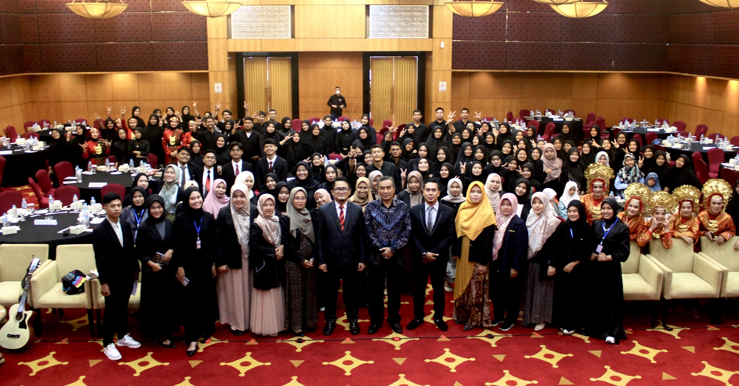 Pelepasan dan Inagurasi Mahasiswa (P.I.M) Fakultas Farmasi: “Farmasi Punya Cerita, Waktu Punya Realita”